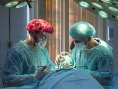 Fluência médica não é falar bonito. É reduzir risco clínico