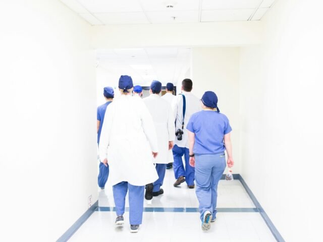 O primeiro trabalho médico no exterior precisa ser formativo