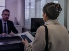 Atendimento em balcão consular