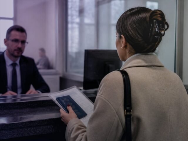 Atendimento em balcão consular
