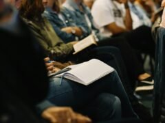 Sua experiência médica está documentada ou apenas descrita no currículo?