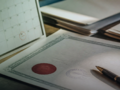 Para títulos de saúde, o decreto de reconhecimento vale dois anos — e o relógio começa a correr na data em que ele é emitido, não na data em que você resolve usá-lo.
